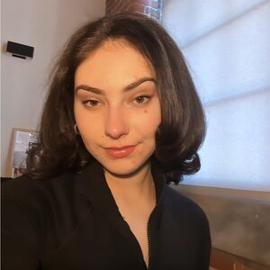 Meet your Posher, Sarina